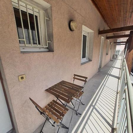 Studio Au Calme Espace Exterieur Parking Gratuit Dans La Rue Grenoble Luaran gambar