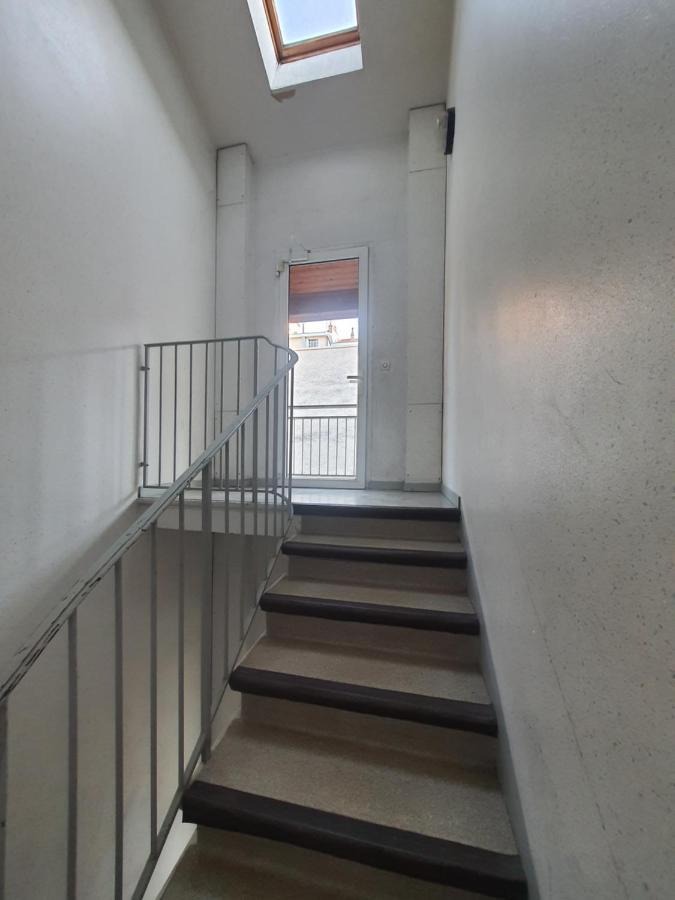 Studio Au Calme Espace Exterieur Parking Gratuit Dans La Rue Grenoble Luaran gambar