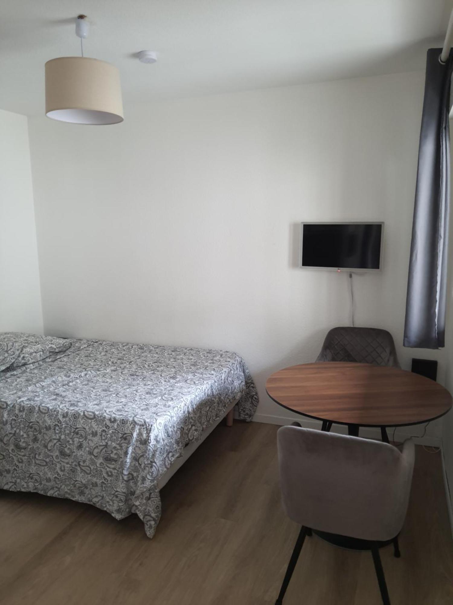 Studio Au Calme Espace Exterieur Parking Gratuit Dans La Rue Grenoble Luaran gambar