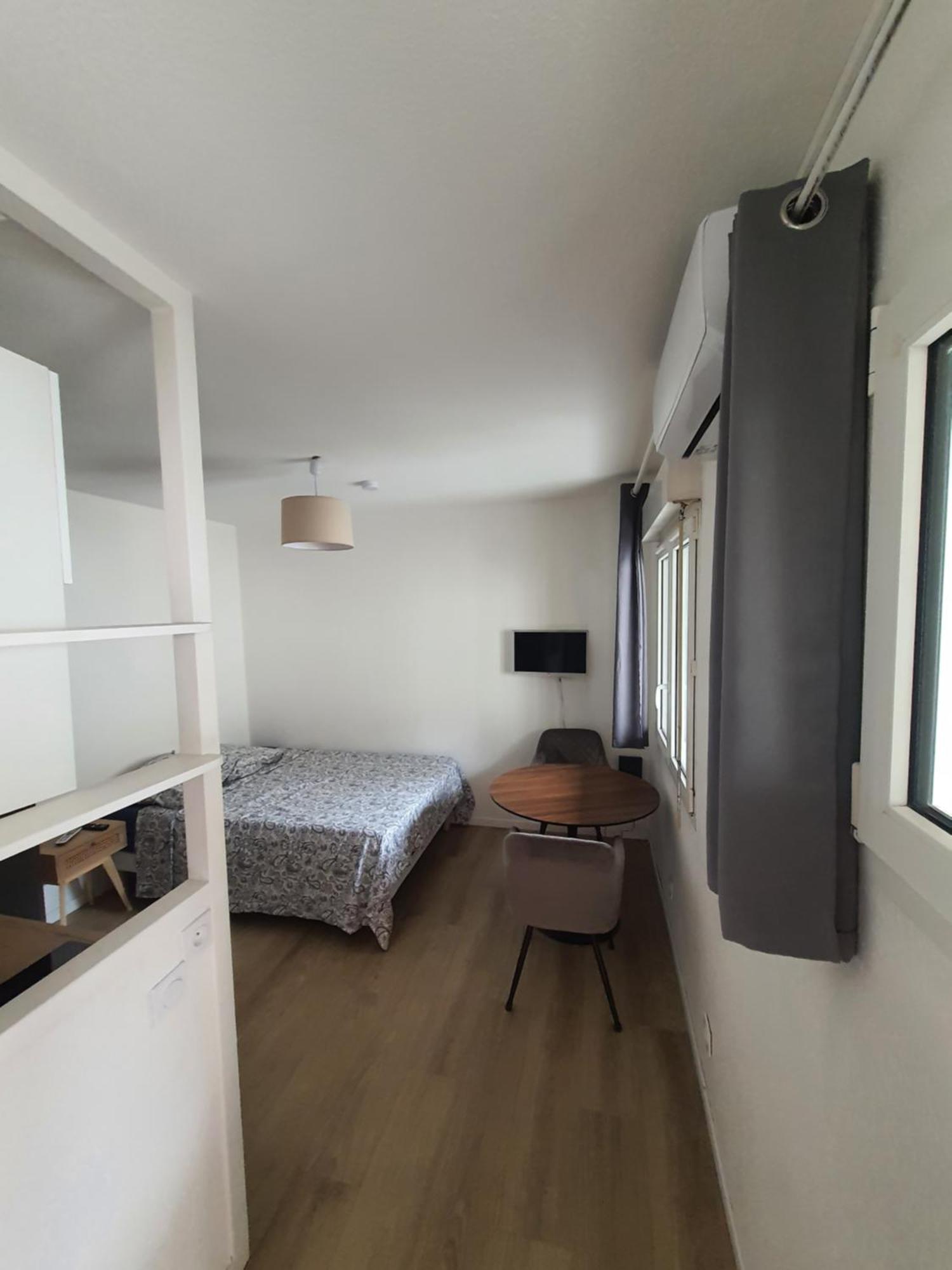 Studio Au Calme Espace Exterieur Parking Gratuit Dans La Rue Grenoble Luaran gambar